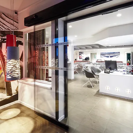 Hotel Kyriad Centre - Parc Des Expositions